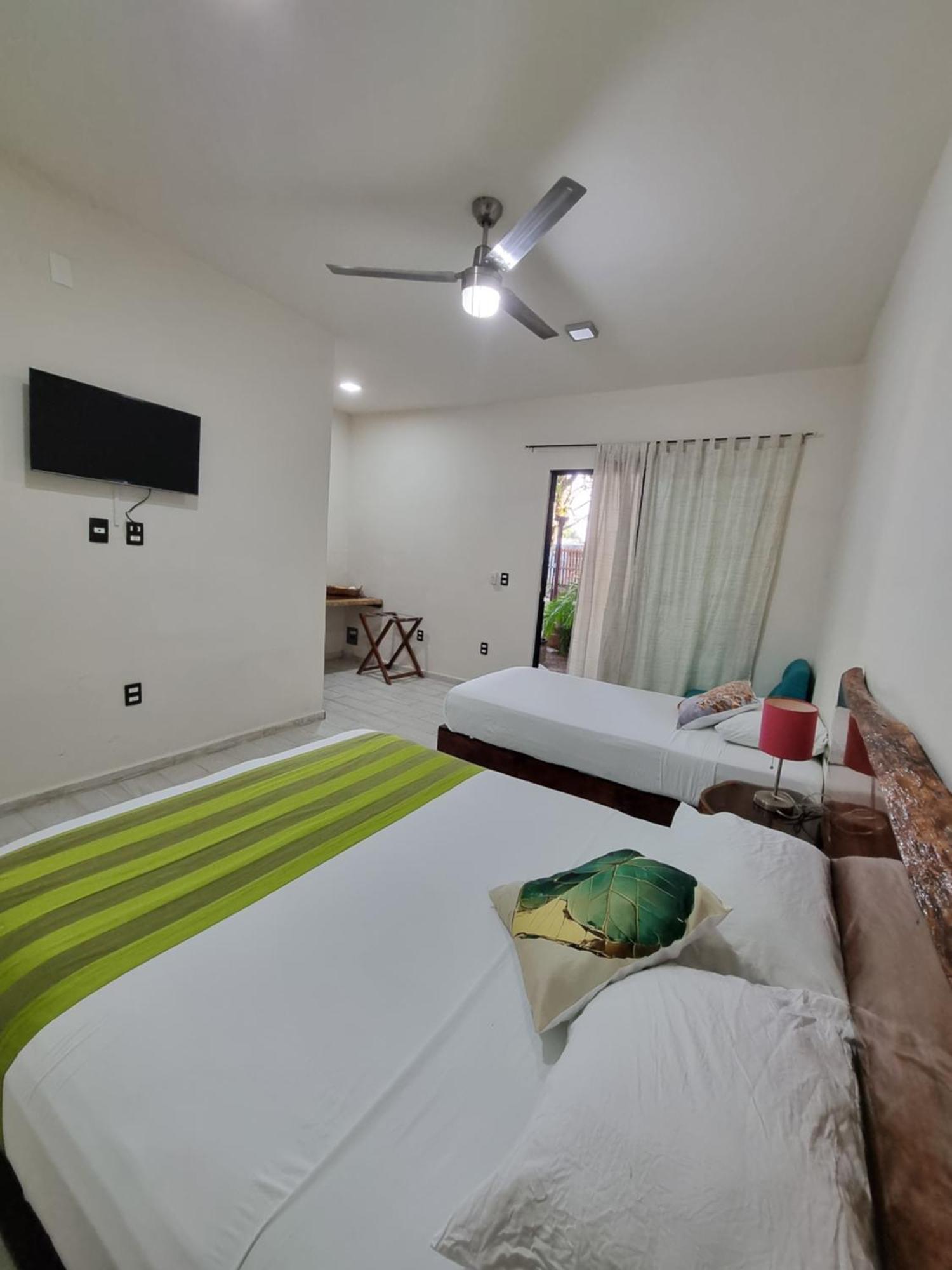 Hotel Brisas Bacalar Bagian luar foto